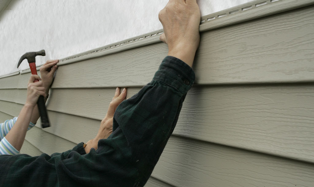 Siding installation Chicago Midwest Windows